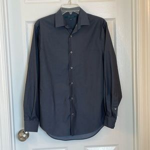 Perry Ellis 100% cotton button-front shirt